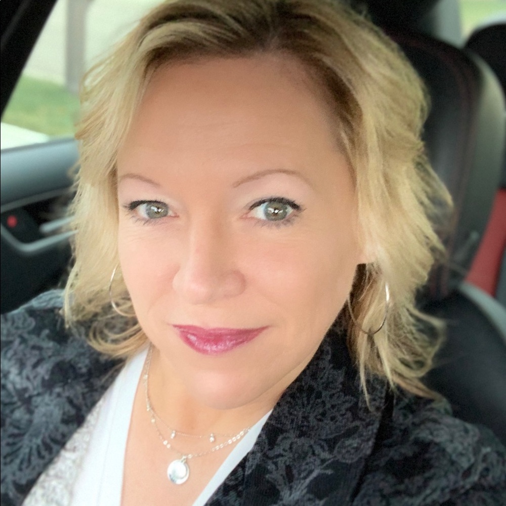 Meet your Posher, Stephanie